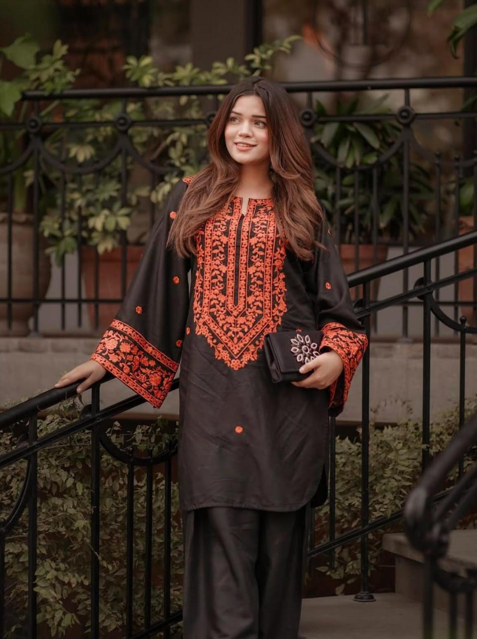 Elizabeth Embroidery 2pc