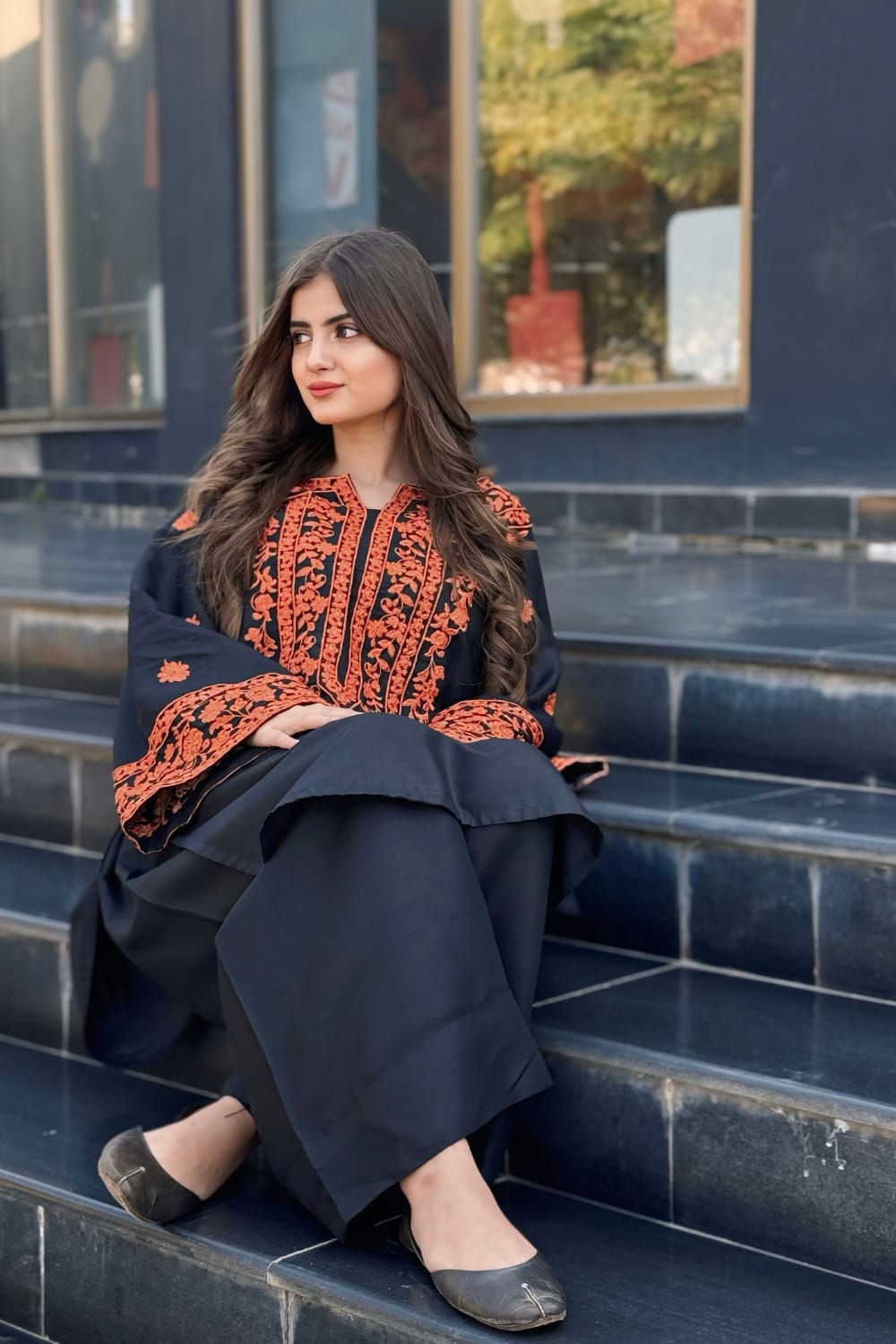 Elizabeth Embroidery 2pc