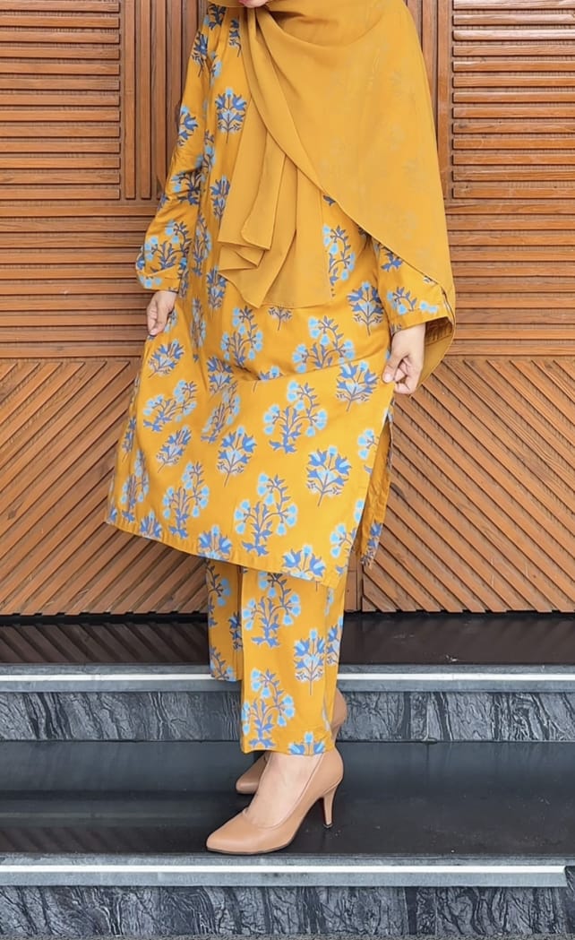 Iqra Kanwal Design Elegant look printed 2 pieces (mustard