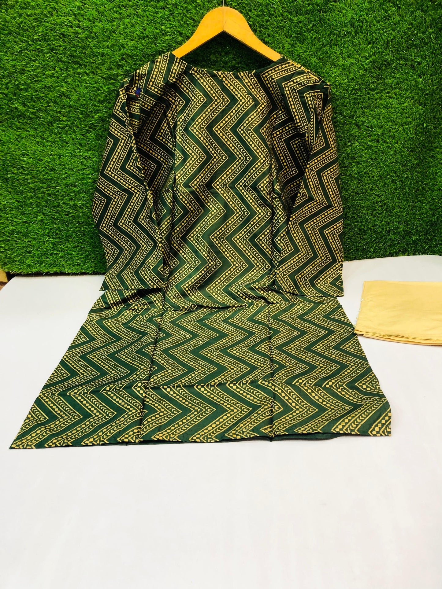 Green Floral Side Design