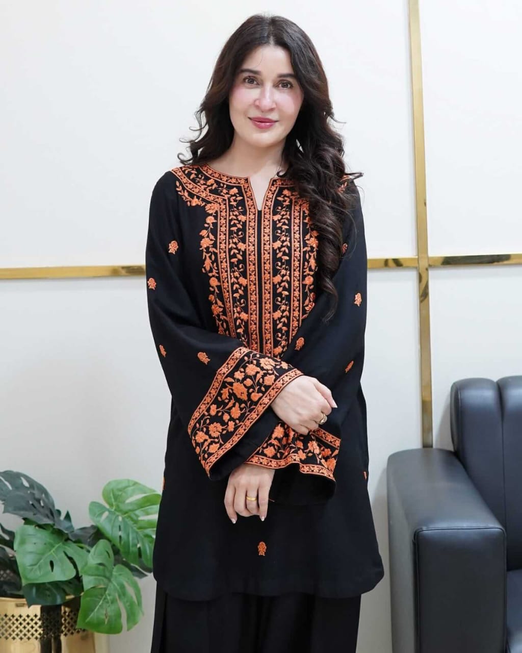 Elizabeth Embroidery 2pc