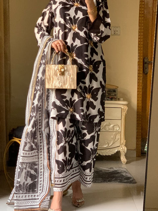 Aniqa Couture Long line Stitched Silk Lawn 3-Piece Collection
