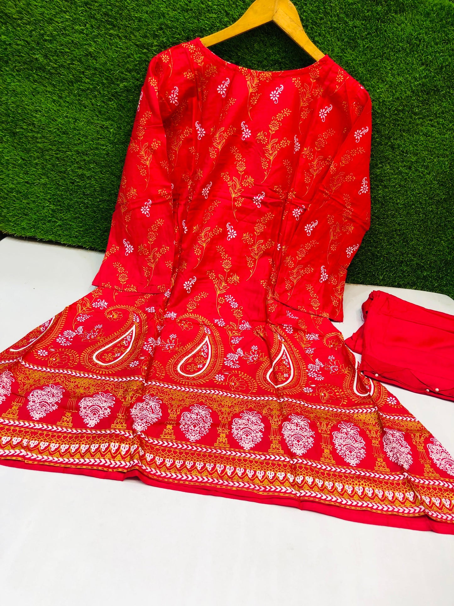 Digital Printed Air Line 2-Piece Outfit – Elegant & Comfortable (Pink)