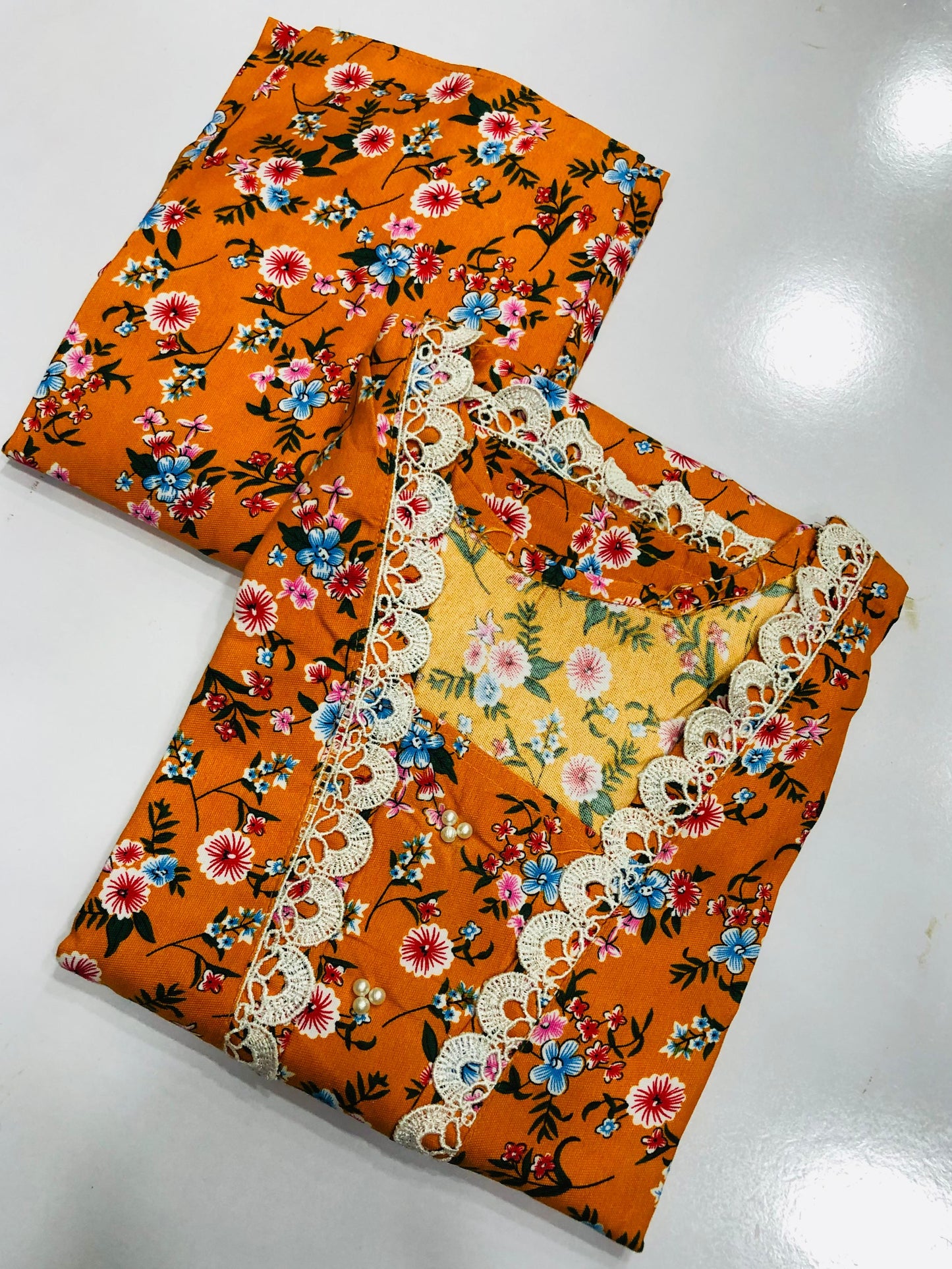 Stitched 2-Piece Set with Elegant Lace Detailing