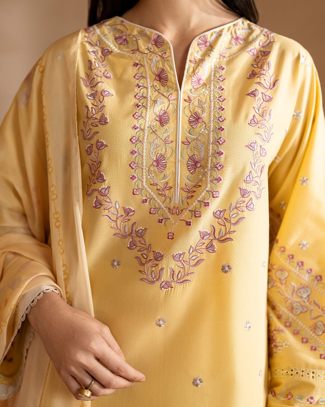 HAJRA FARSHI SHALWAR EMBROIDERY 3PCS