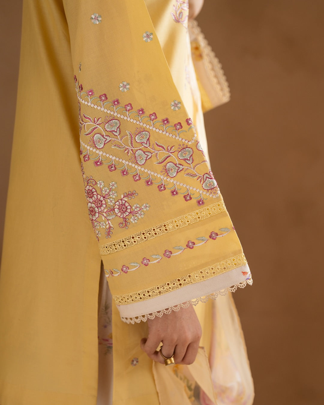 HAJRA FARSHI SHALWAR EMBROIDERY 3PCS